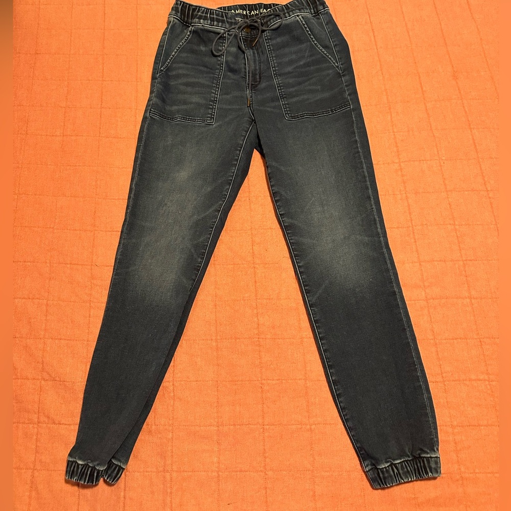 AE Jogger Jeans